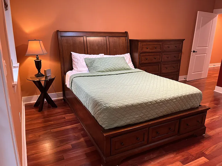 Guest bedroom