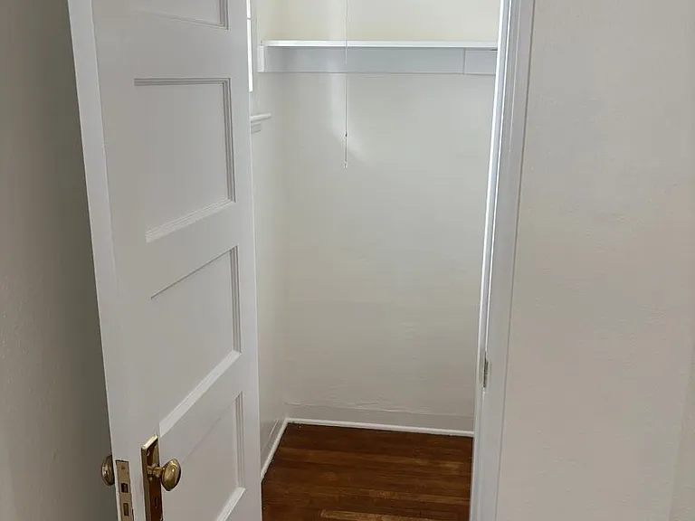 1330 Carmelita Ave — Photo 8