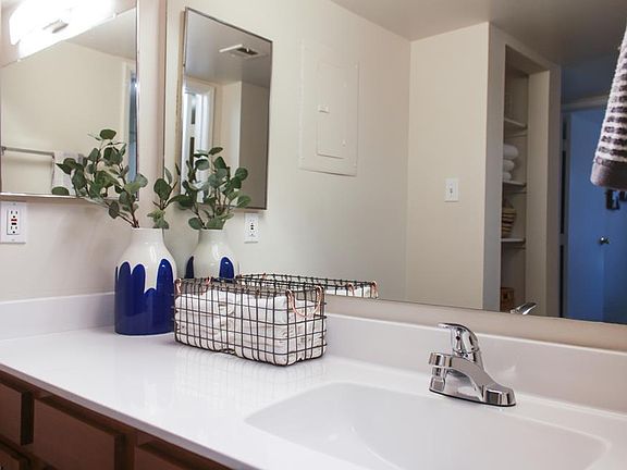 3rd image of 11100 N 115th St APT 389