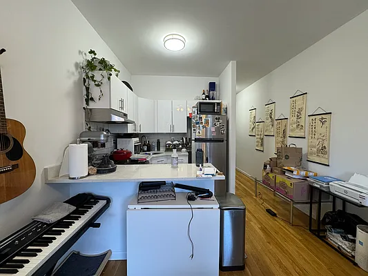 Rented by AZ REALTY NYC LLC | media 13