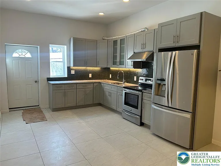 134 S 3rd St #B — Photo 7