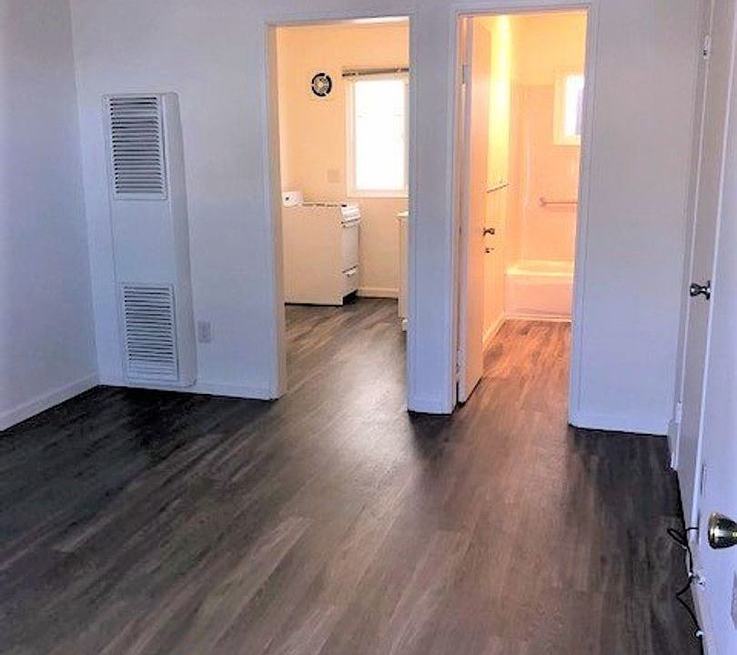2nd image of 1619 Guy St APT 12