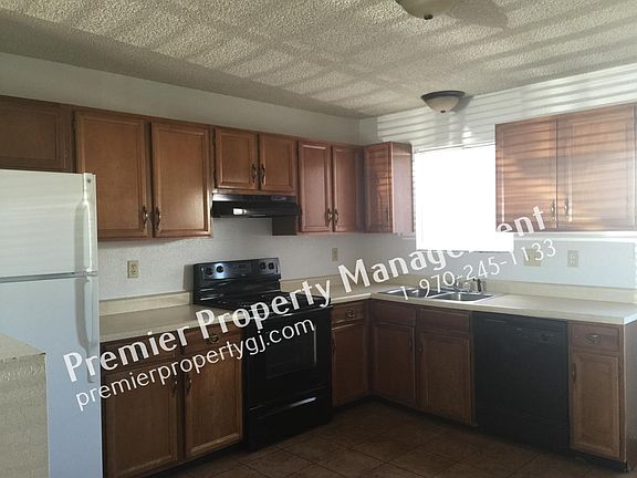 3rd image of 546 Coronado Ct