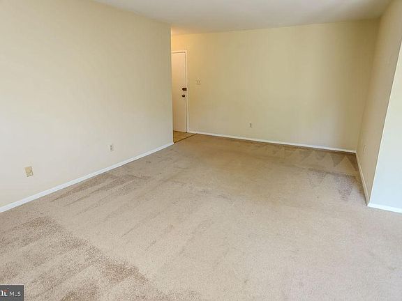 5th image of 8006 Chanute Pl APT 15