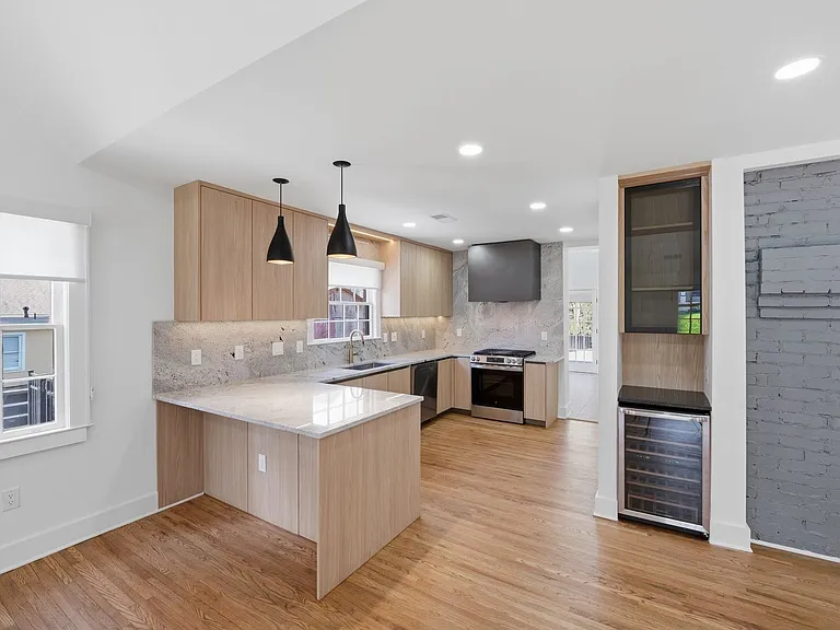 1838 Merriman Ave — Photo 14