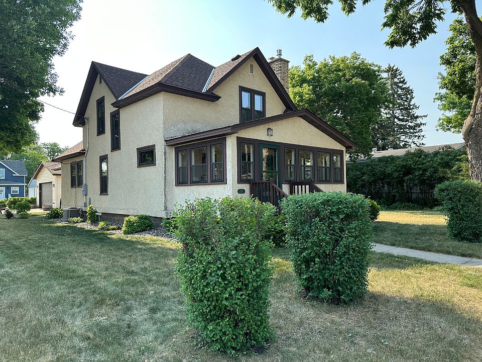 1st image of 156 6th Ave N