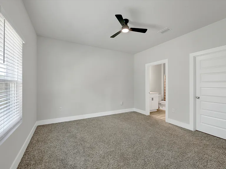9854 Starling Dr — Photo 10