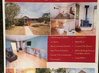 514 9th St, Bandera, TX 78003