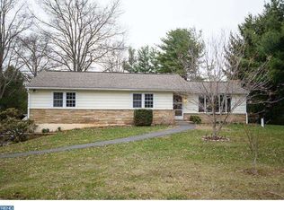 27 Schoolhouse Rd, Sellersville, PA 18960