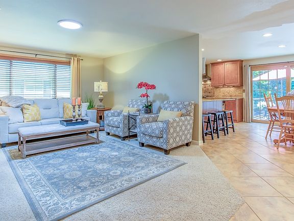 5th image of 4810 34th Avenue Ct E