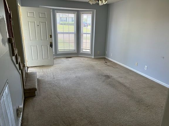 3rd image of 407 Cranklen Cir