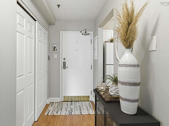 3rd image of 77 Farnham Gate Rd #12