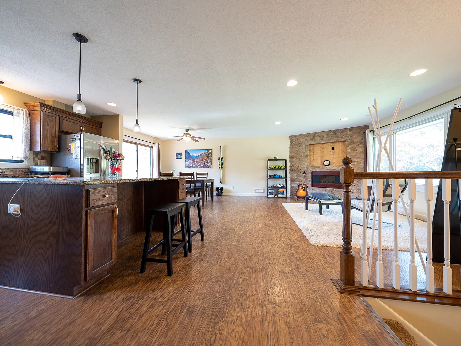 Oakland Drive, Burnsville (13124) RS ER1 - 1 — Photo 2