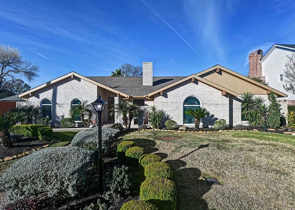1st image of 2622 La Quinta Dr