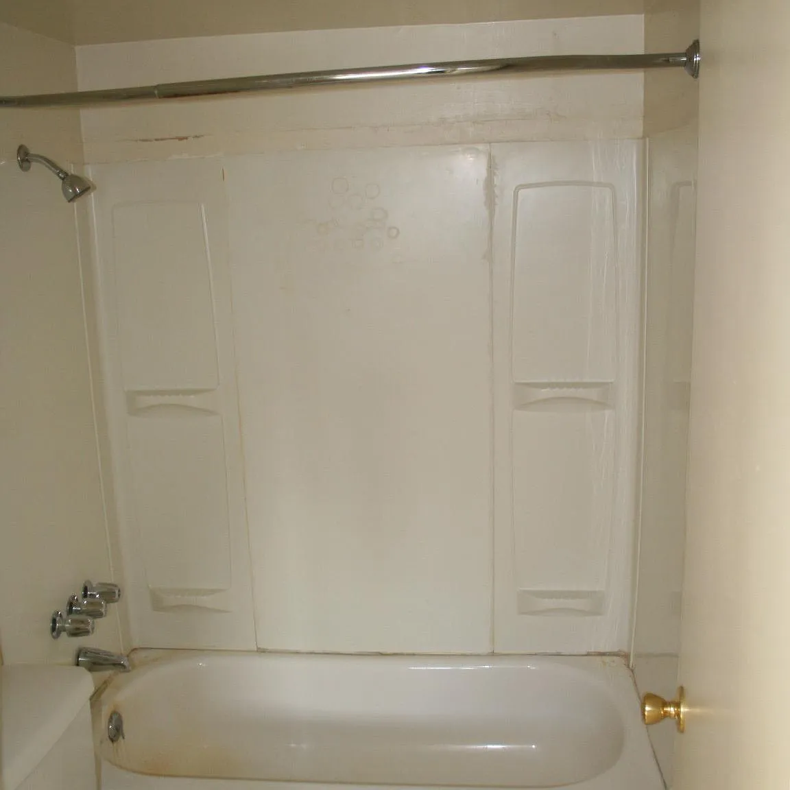 4 bed, 1600 sqft, $2,700 — Photo 3