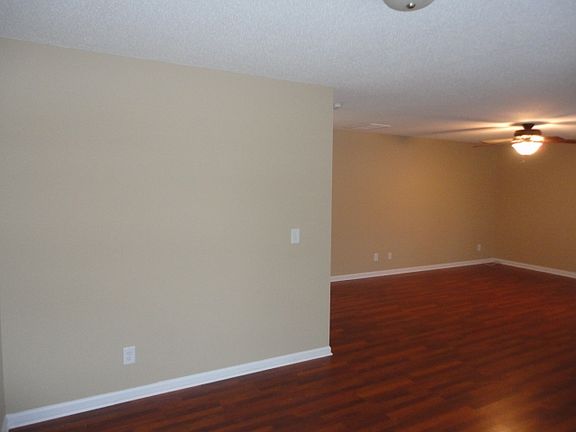 3rd image of 6219 Creekbrooke Ct