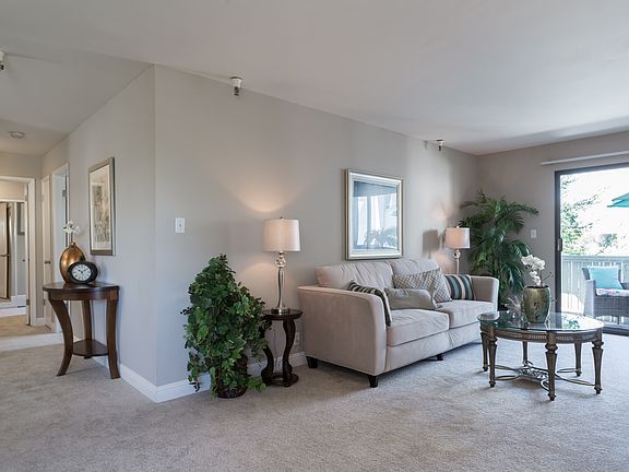 4th image of 400 Ortega Ave APT 205