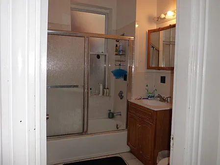 4 bed, 1.0 bath, $3,600 — Photo 4