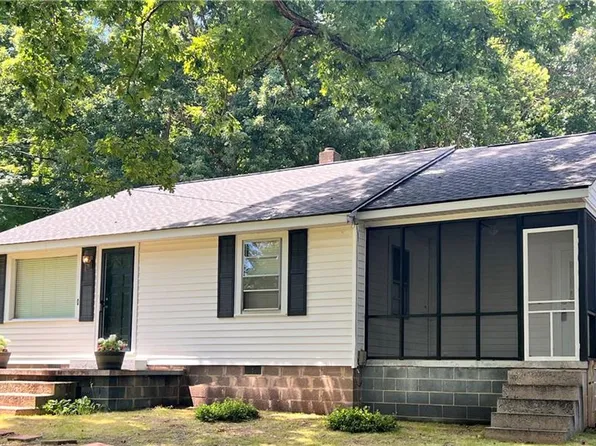 405 Saunders Dr, Asheboro, NC 27203