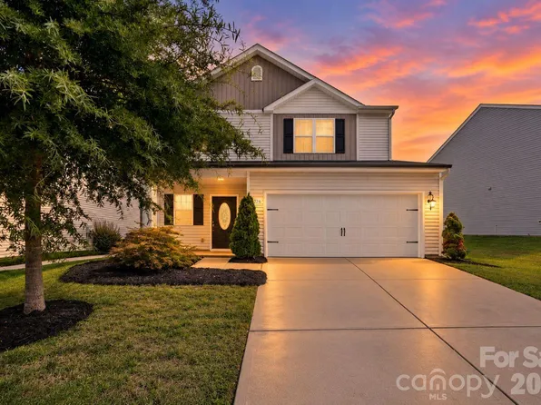 8226 Paw Valley Ln, Charlotte, NC 28214