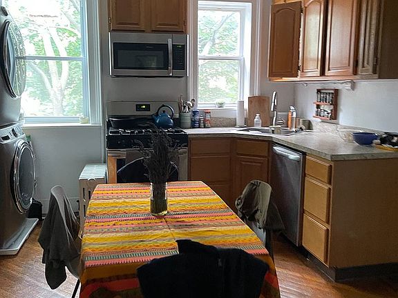 2nd image of 510 Clinton St Floor 2