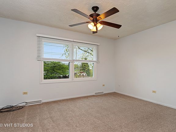 5th image of 206 Diana Ave