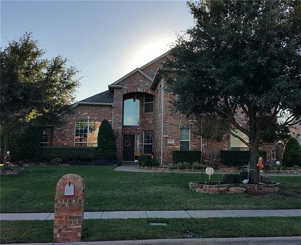 1st image of 923 Blue Jay Dr