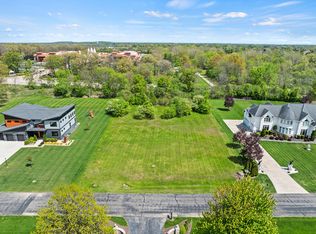 4N707 White Oak Ln, Wayne, IL 60184