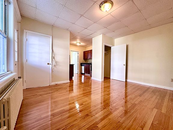 2nd image of 295 Nahant Rd #3U