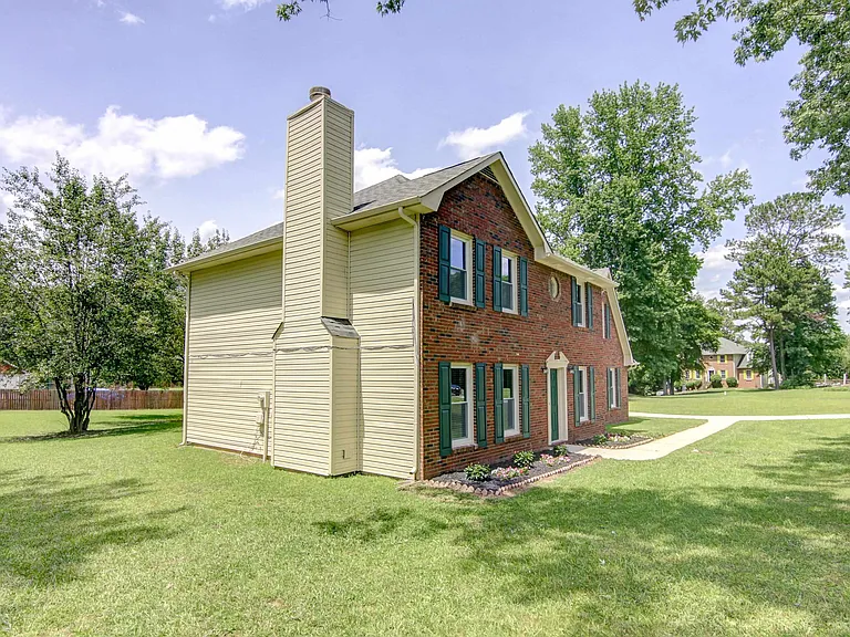 180 Fairfield Cir — Photo 41