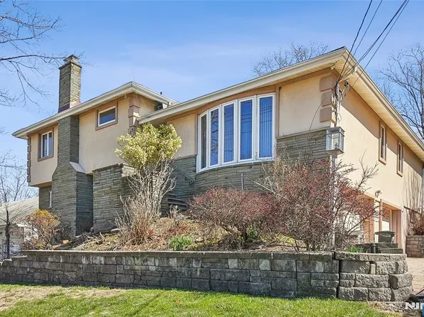 583 Ridgeland Ter, Leonia, NJ 07605