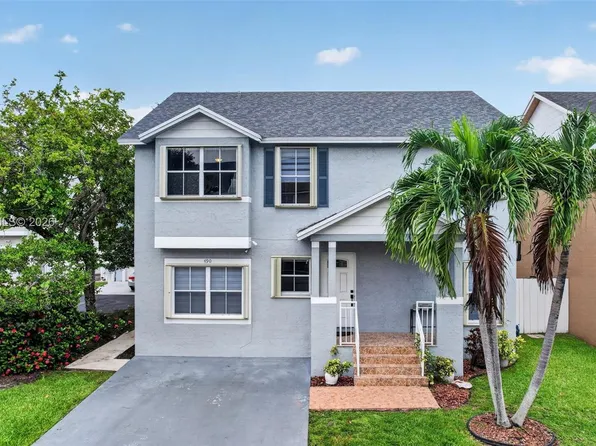 490 NW 102nd Ter, Pembroke Pines, FL 33026