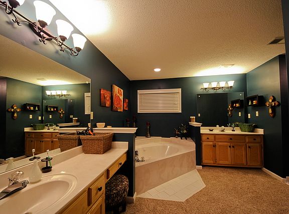 3rd image of 7533 Cordova Club Dr E