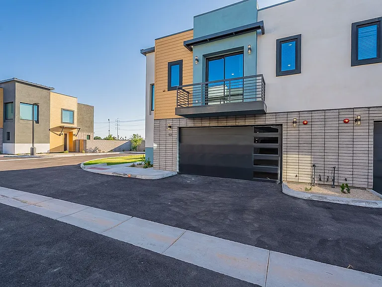 55 W Thomas Ln — Photo 44