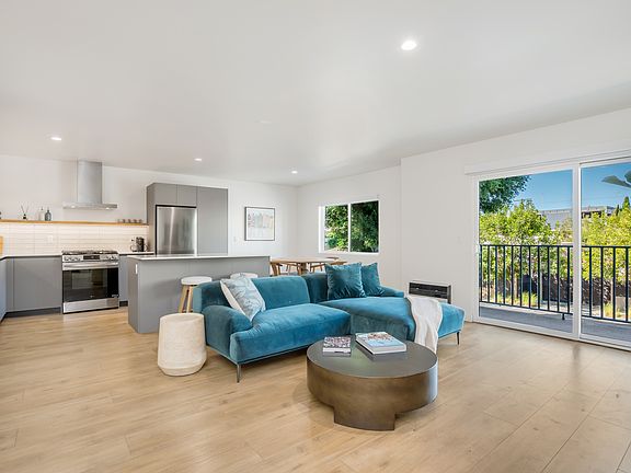 4th image of 1422 Tamarind Ave APT 3