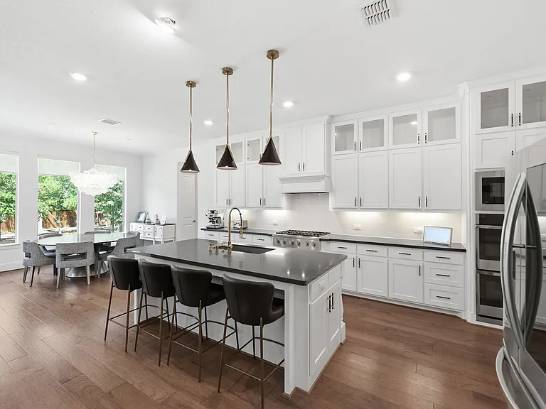 816 Omaha Trl — Photo 35