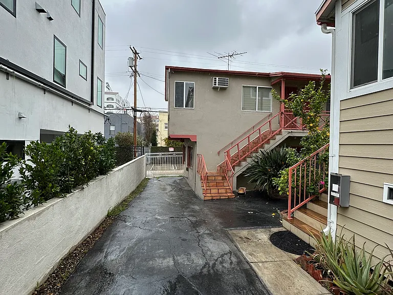 1937 Vista Del Mar St #4 — Photo 16