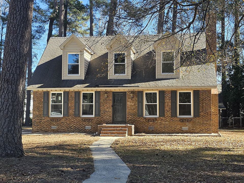 1st image of 210 Woodstock Dr
