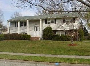 3 Herfort Rd, Wayne, NJ 07470