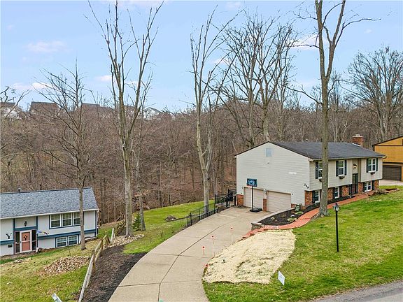 2nd image of 359 Hunting Creek Rd