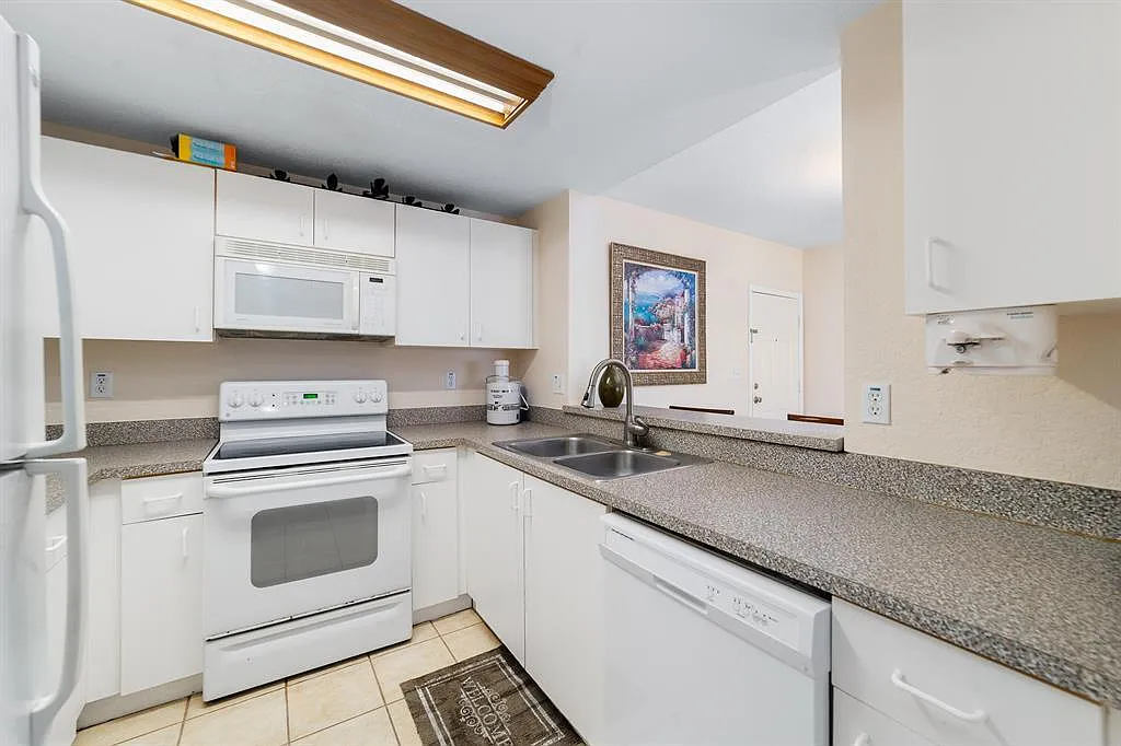 3 bed, 2.0 bath, 1200 sqft, $2,600 — Photo 1