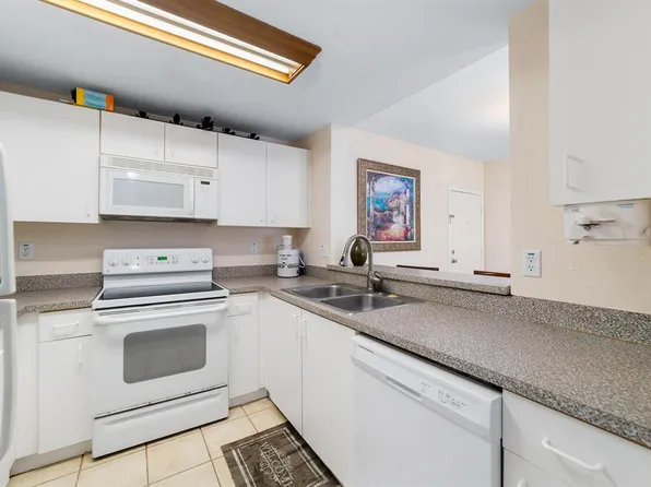2901 Riverside Dr APT 201, Pompano Beach, FL 33065