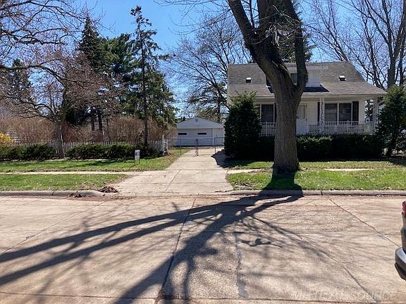 2nd image of 8442 Central St