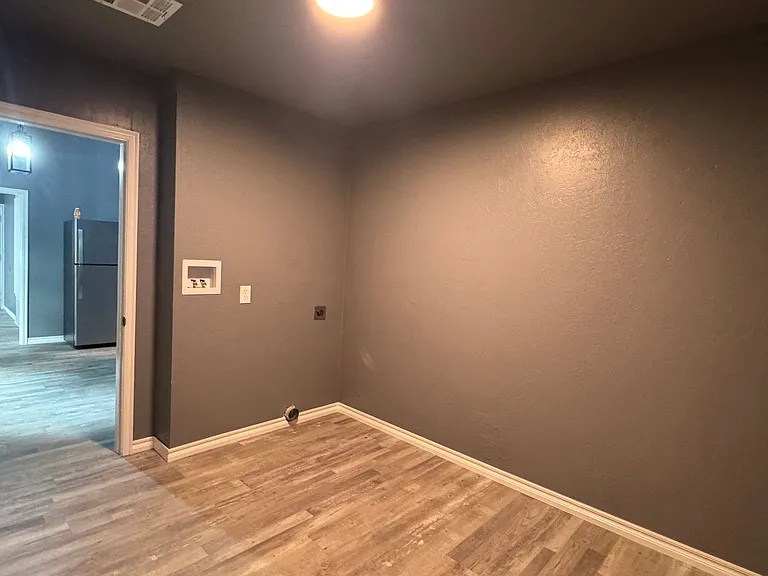 406 G St — Photo 8