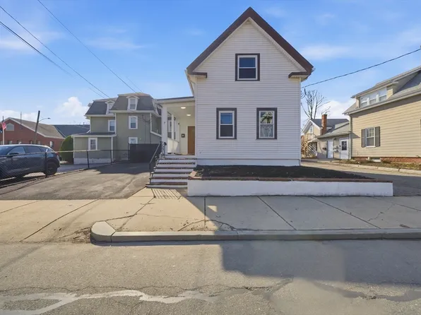 7 Pine St, Stoneham, MA 02180