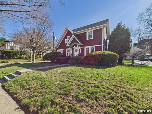 207 Doremus Ave, Ridgewood, NJ 07450