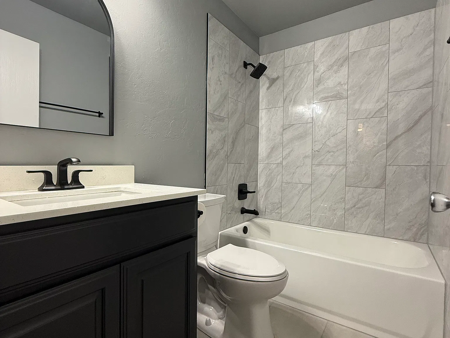 4 bed, 1723 sqft, $1,990 — Photo 3