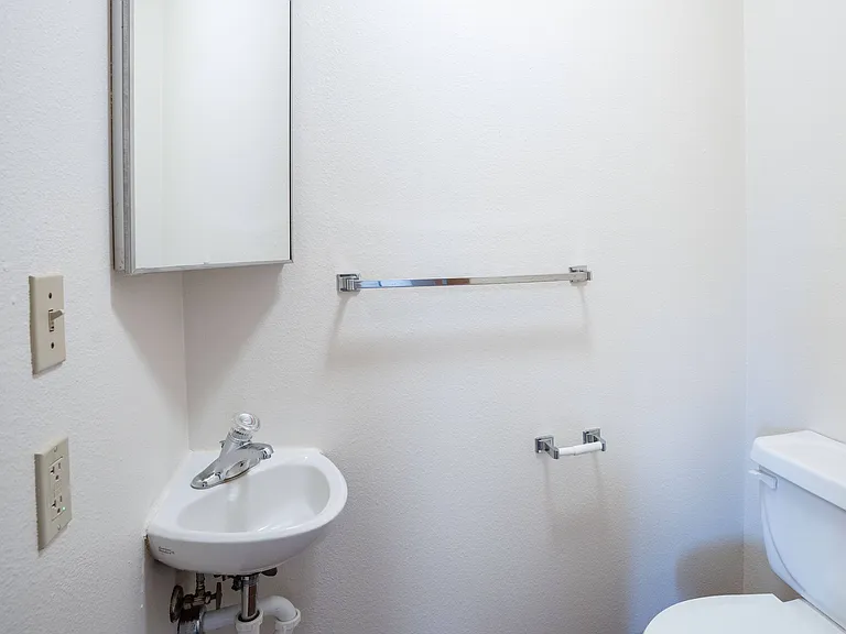 Hazelwood Townhomes — Photo 29