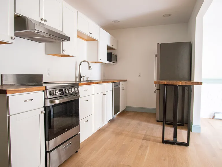 25 Exeter Rd #B — Photo 12