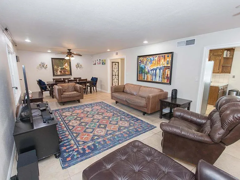 1022 E Menlo Ave — Photo 14